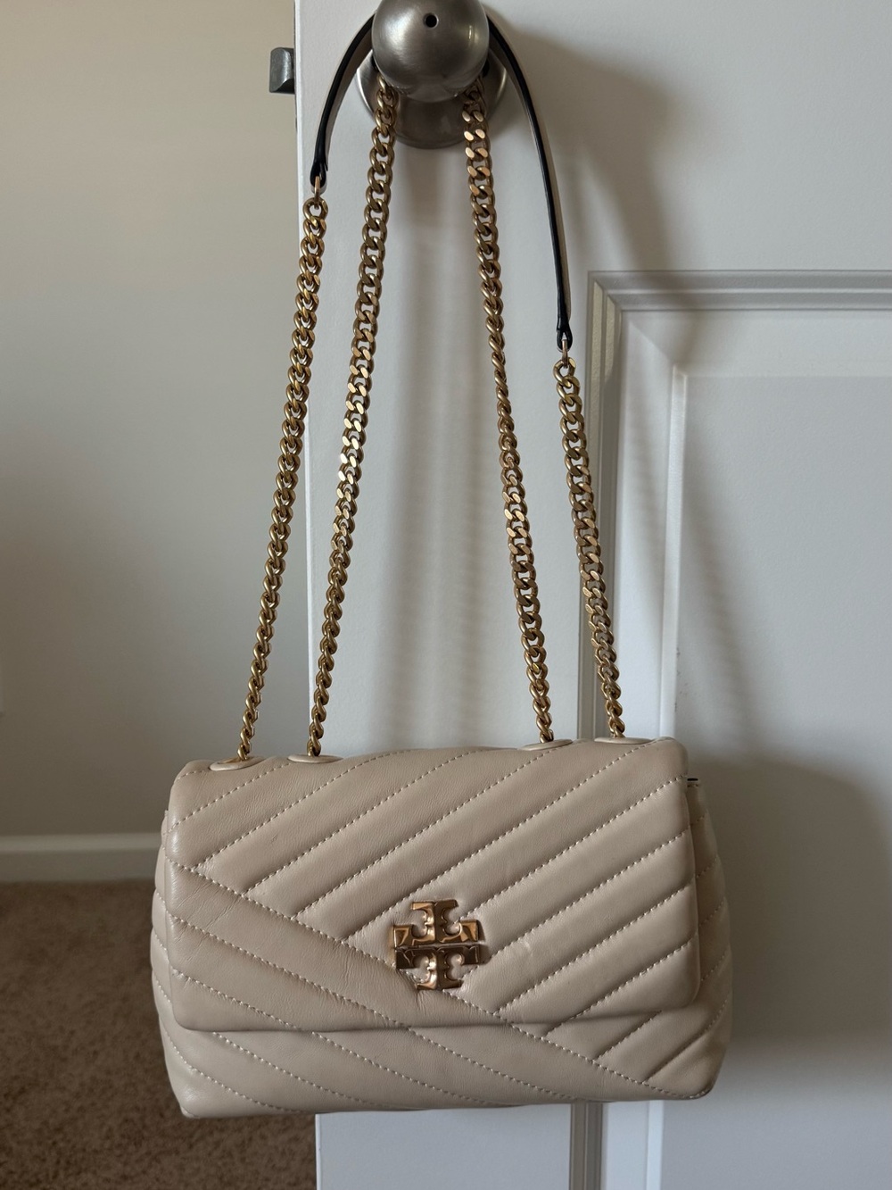 Tory Burch Cream Quilted Shoulder Bag with Gold Chain